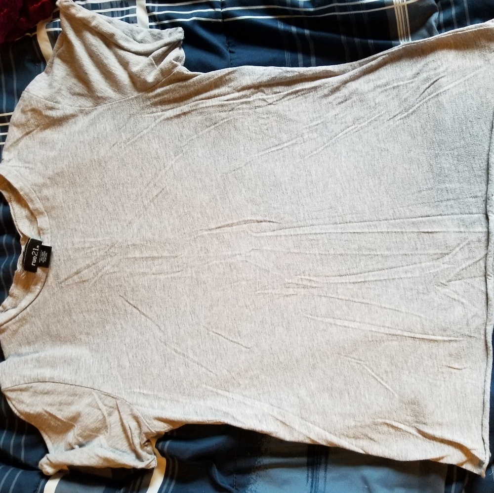 Basic gray t-shirt